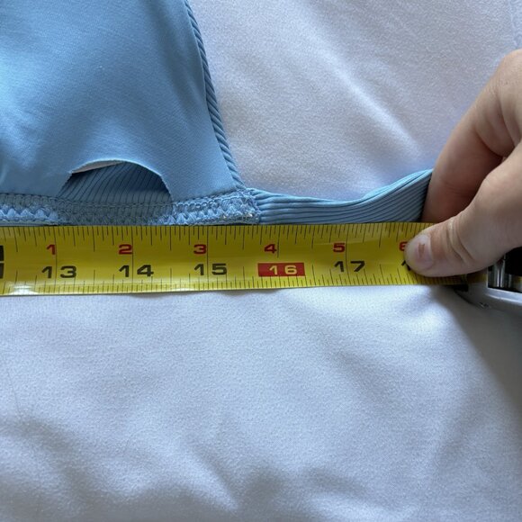 Becca Fine Line Bikini Top Light Blue Swimsuit Pool Beach Womens Size D Padded - Picture 5 of 5